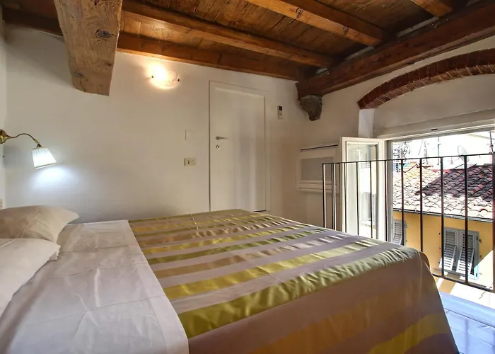 Piazza Goldoni فلورنس